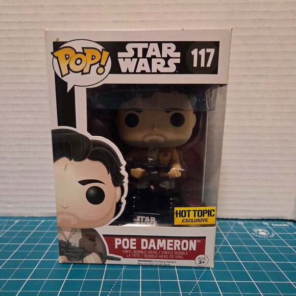 Funko POP Star Wars Poe Dameron Hot Topic 117 Vinyl Figure - Picture 1 of 6
